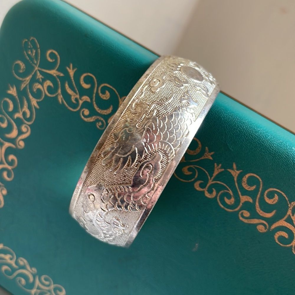 Cuff, bought in China, Chinese imagery, dragons, fire - Picture 11 of 11